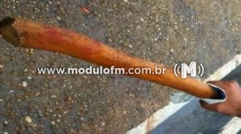 Sob efeito de droga, filho agride pai a pauladas e acaba preso