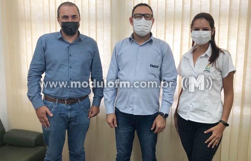 APAE Patrocínio recebe recursos do FIA para a criação de uma Oficina de Culinária