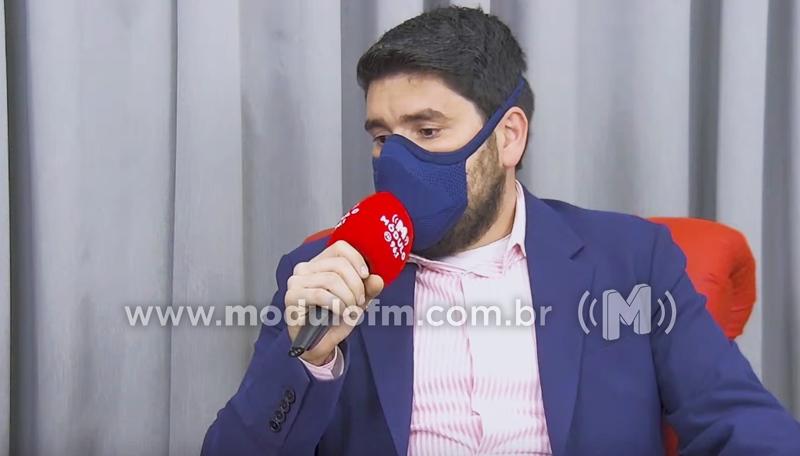 Conheça a história e os ideais do Professor Henrique...