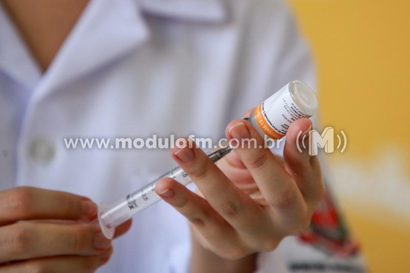 Minas inicia nesta segunda-feira distribuição de 400 mil doses de Coronavac para crianças