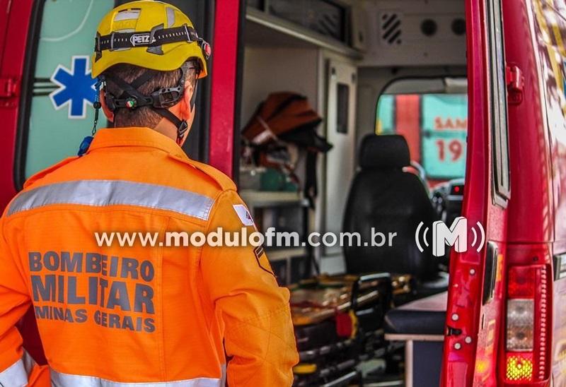 Batida entre carro e moto deixa mulher ferida no bairro São Cristóvão