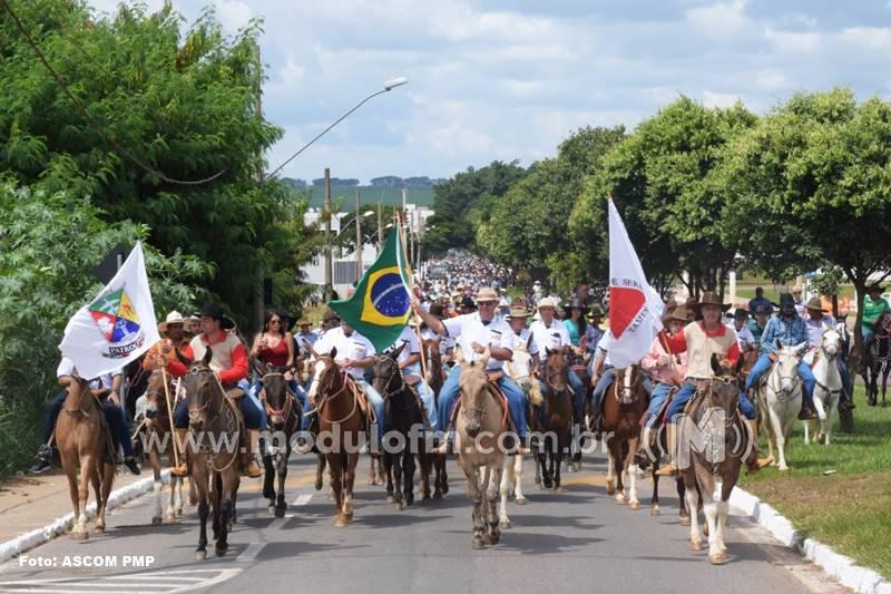 Cavalgada da FENACAFÉ homenageou Marcelo Malagoli e destinará renda ao Hospital do Câncer de Patrocínio