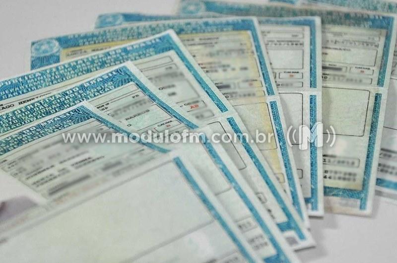 CNHs que não forem entregues na residência do titular agora ficarão disponíveis nos Correios