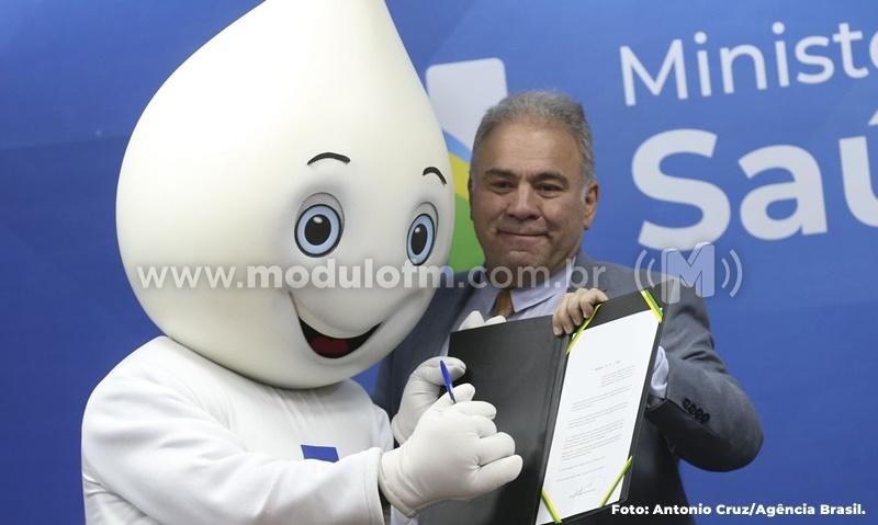 Ministro da Saúde oficializa fim de emergência sanitária por Covid-19