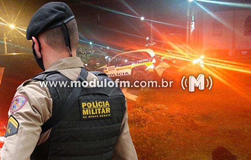 Após perseguição policial, cinco menores são apreendidos e veículo furtado é recuperado