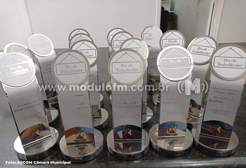 ‘Troféu do Dia do Trabalhador’ da Câmara Municipal foi entregue nesta segunda-feira (02)
