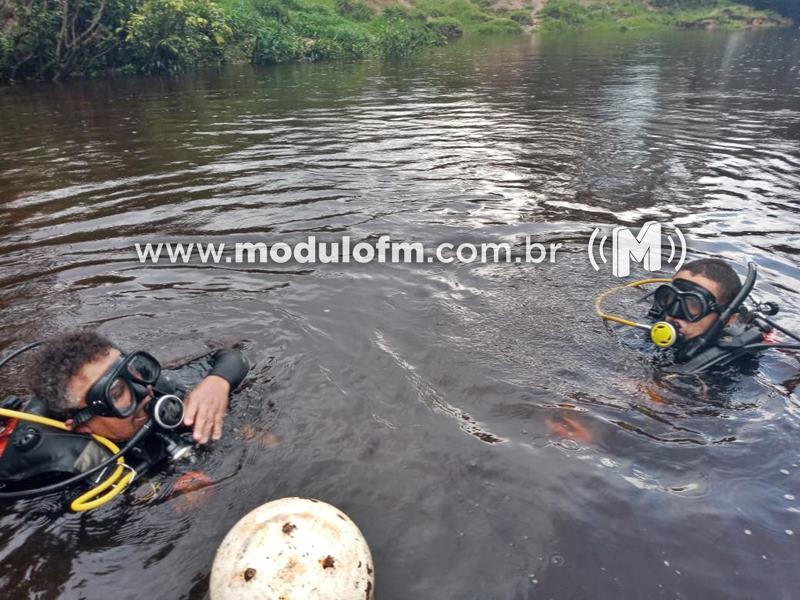 Bombeiros efetuam buscas por possível vítima de afogamento em Coromandel