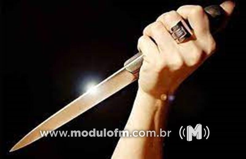 Mulher esfaqueia companheiro no pescoço durante bebedeira na comunidade de Santa Rosa