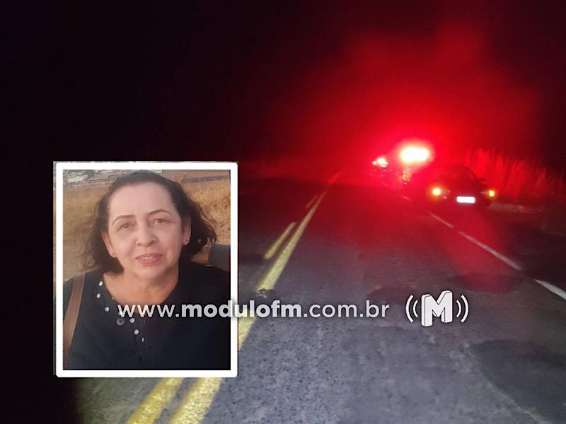 Carro cai em ribanceira às margens da MGC-462 e passageira morre
