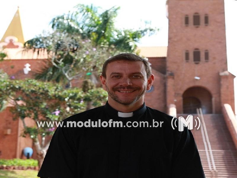 Padre Márcio Ruback celebra missa neste domingo (10) em Patrocínio