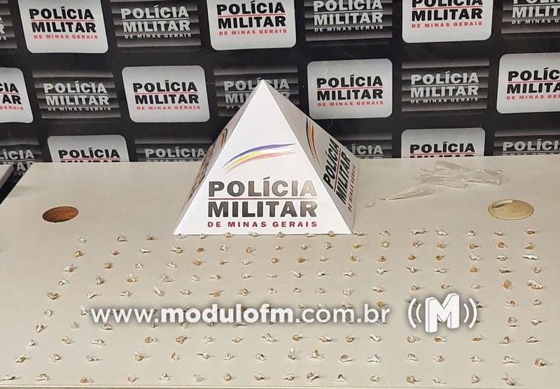 Polícia Militar intercepta veículo próximo ao distrito de Silvano...