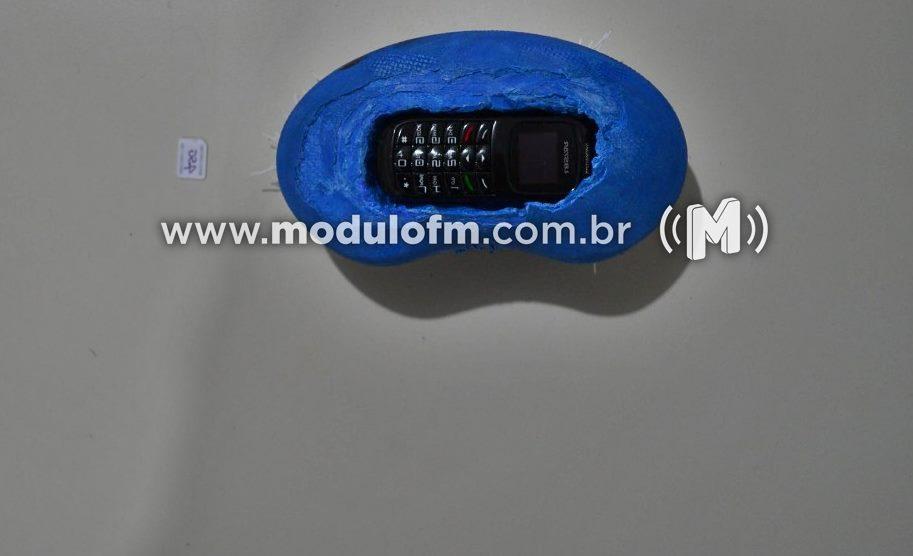 Policiais Penais interceptam celular dentro de escova de lavar roupa enviada pelos correios para detento em Patrocínio