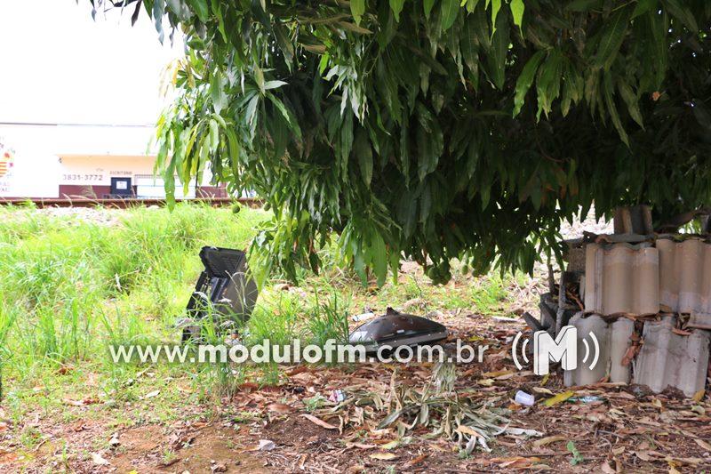 Moradores fazem denúncia e cobram providência por descarte irregular de lixo em Patrocínio