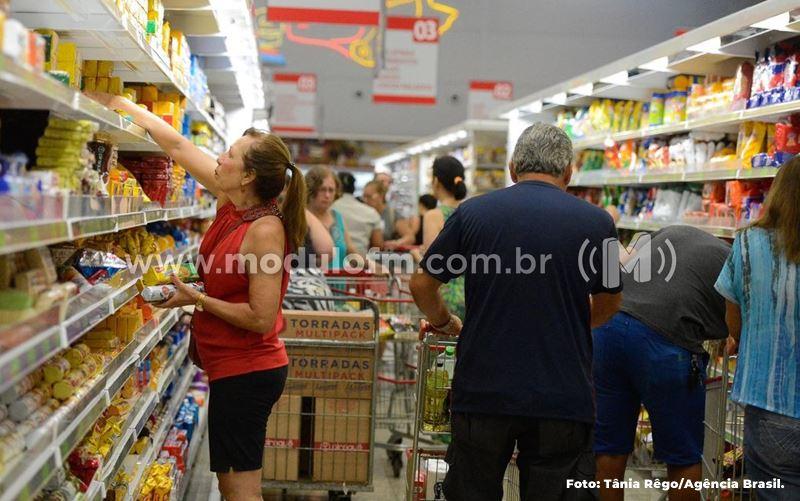 Rótulos de embalagens de alimentos passam a atender novas normas da Anvisa sobre informação nutricional