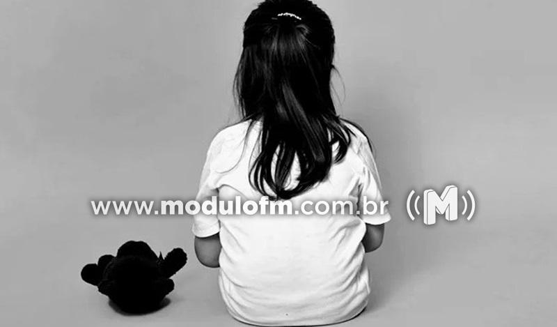 Criança de 4 anos relata dores na vagina após suposto abuso sexual do próprio pai em Patrocínio