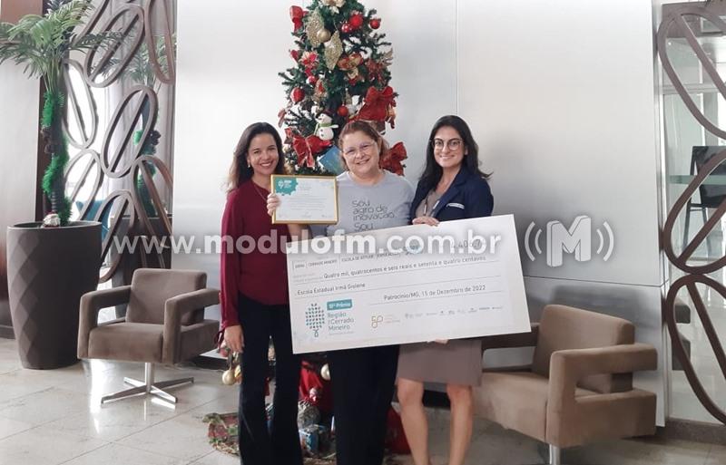 Escola Estadual Irmã Gislene é premiada com o Troféu Escola de Atitude