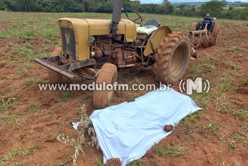 Homem morre atropelado após tentar consertar trator