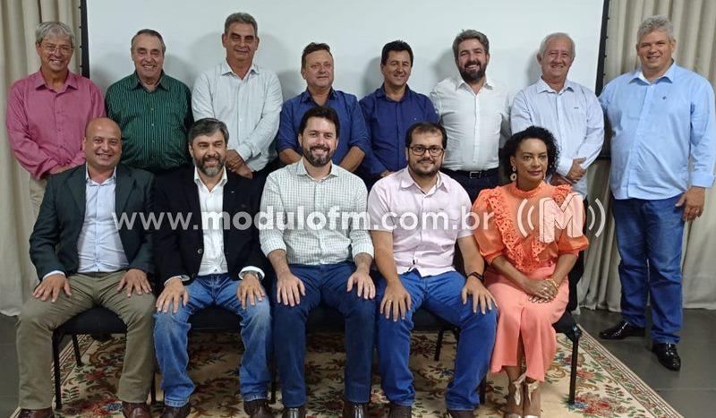 Prefeitos de Coromandel e de Presidente Olegário são eleitos presidentes da AMAPAR e do CISPAR, respectivamente