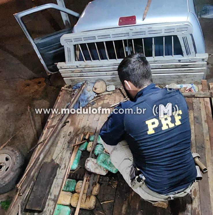 Imagem 1 do post PRF intercepta caminhonete com quase 100 kg de cocaína na BR-365 em Monte Carmelo
