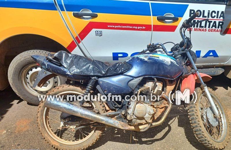 Homem é preso com moto sem placa e numeração de chassi e motor raspado na MGC-462 em Patrocínio