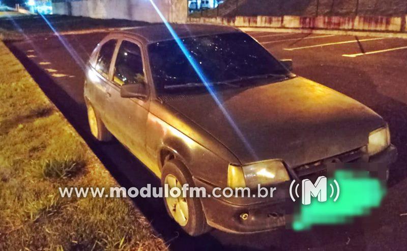 Homem é preso com veículo clonado em Patrocínio