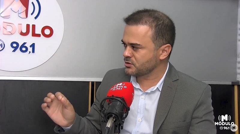 Especialista em transplante capilar fala sobre como funciona o procedimento