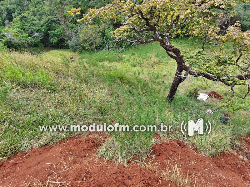 Imagem 2 do post Idoso morre após trator tombar e cair em ribanceira em Patrocínio
