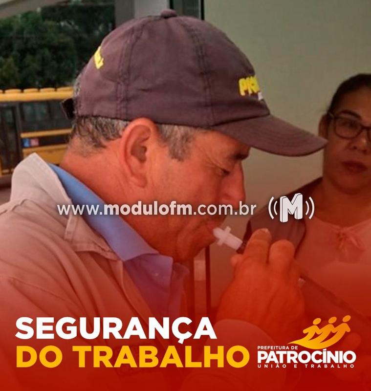 Motoristas da Prefeitura Municipal de Patrocínio passaram por teste de bafômetro antes do turno de trabalho