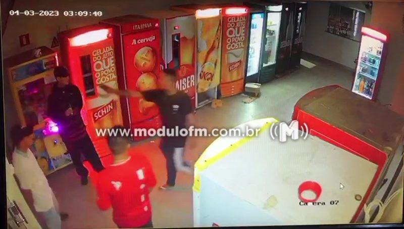 Vídeo mostra momento em que jovem é baleado na cabeça e morto após chamar “amigo de corno” em Patrocínio
