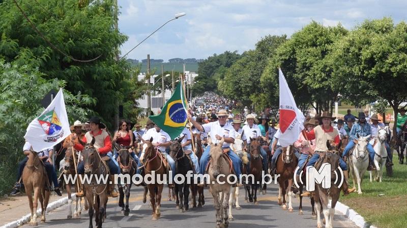 Camisetas para cavalgada da Fenacafé estão à venda; renda é em prol do Hospital do Câncer