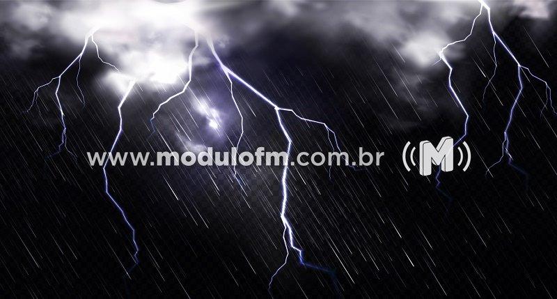Domingo teve chuva forte e queda de granizo em Patrocínio; previsão é de mais precipitação durante a semana