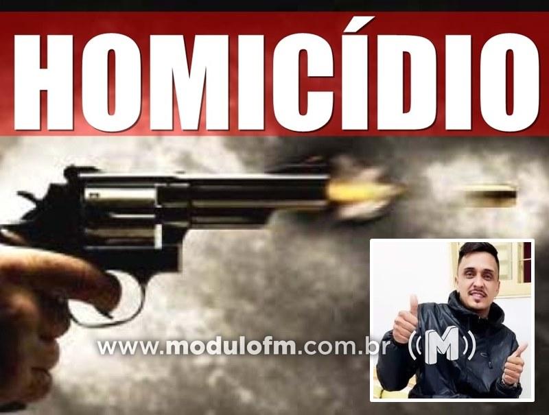 Jovem é morto a tiros na cabeça e polícia suspeita de crime passional em Guimarânia