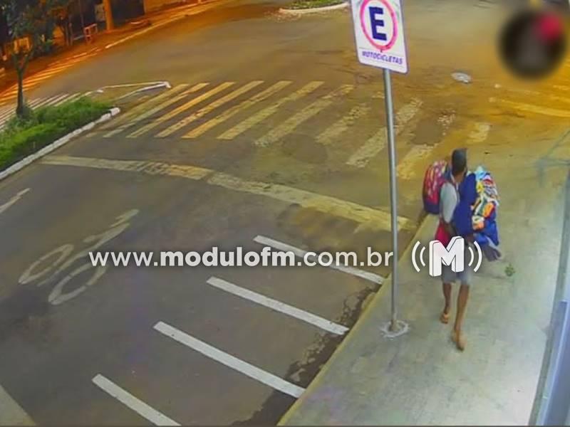 Loja de roupas é arrombada e tem mais de 50 peças furtadas em Patrocínio