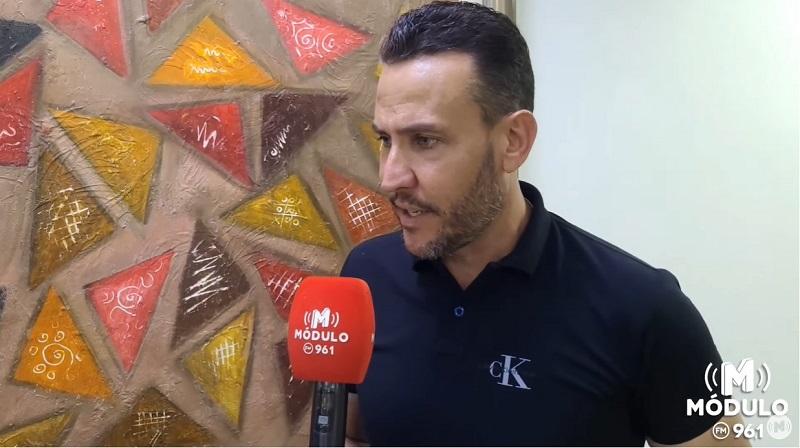 Vereador relata demora no atendimento em caixas de supermercados e quer novo projeto para limitar tempo