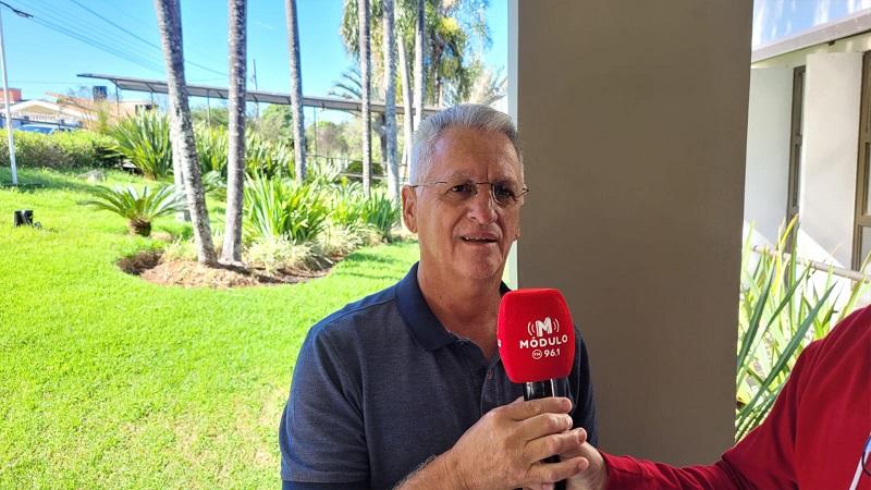 Vice-prefeito diz que não participa de reuniões da administração por questões políticas, mas afirma que permanece à disposição