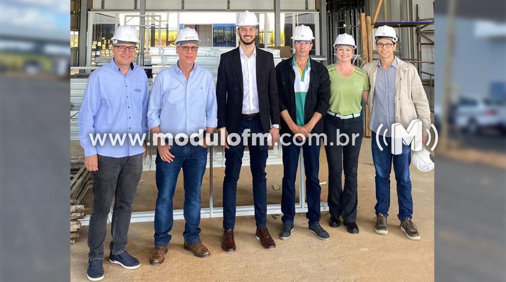 Assessor do Vice-Governador de Minas visita obras do HC de Patrocínio