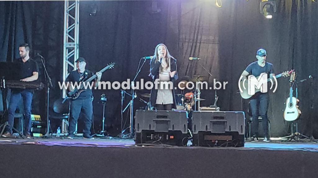 Cantora de Patrocínio brilha em Festival de Música