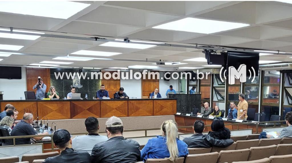Empresários, vereadores e setores de segurança discutiram mudança no horário de funcionamento do comércio