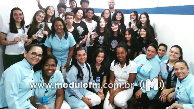 Grupo Artvistas do IFTM de Patrocínio realiza homenagem para enfermeiros do hospital Med Center