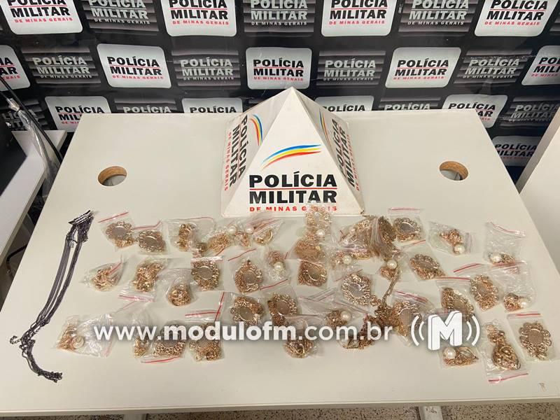 Homem é preso pela PM com bijuterias de origem duvidosa em Patrocínio