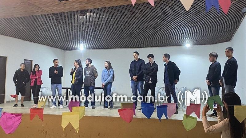 Alunos de administração do UNICERP realizam projeto “Impulsione seu Currículo” na escola Dom Lustosa