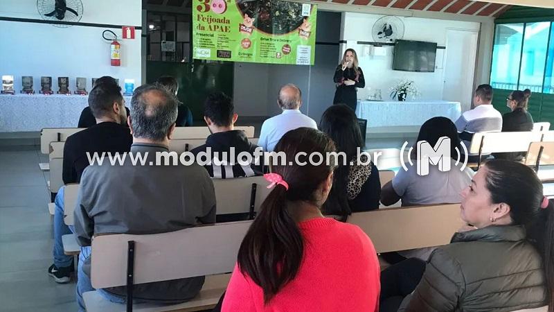 Café da manhã marca lançamento de 30ª edição da...