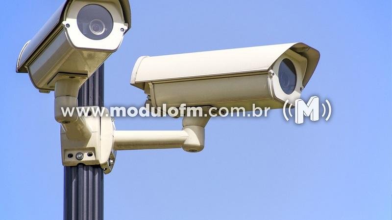 Câmara derruba veto do prefeito em projeto que prevê instalação de câmeras nas escolas e creches