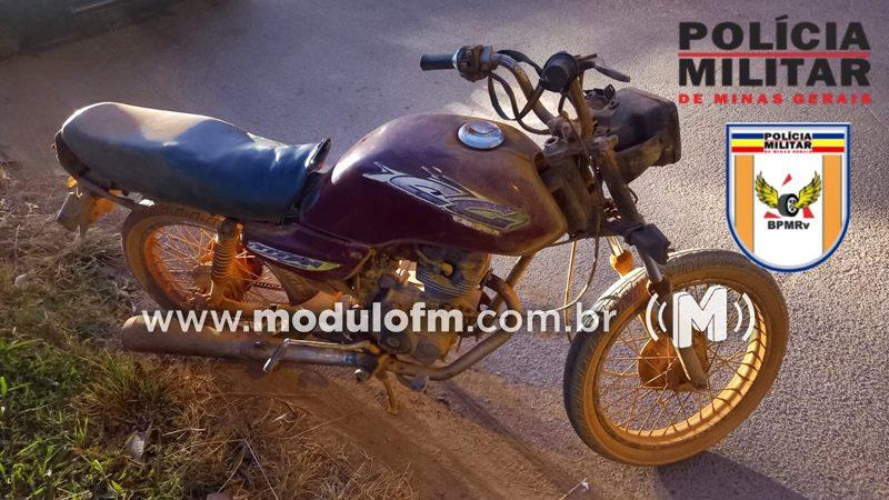 Homem é flagrado em moto sem placa e com chassi raspado na MGC-462
