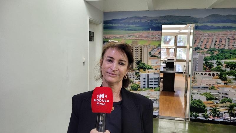 Secretária diz que Urbanismo segue normas e não libera projetos com erros