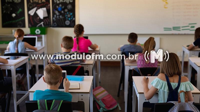 Vereadores assinam moção de repúdio ao Prefeito sobre tratamento da segurança nas escolas de Patrocínio