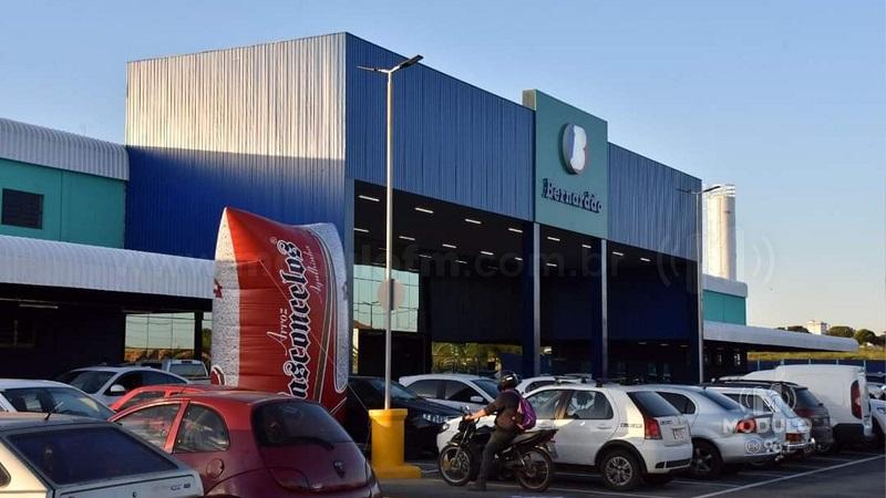 Bernardão celebra aniversário de 48 anos e premia clientes em Patrocínio e região
