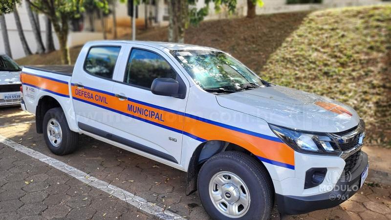 Defesa Civil de Patrocínio recebe kit com viatura e equipamentos