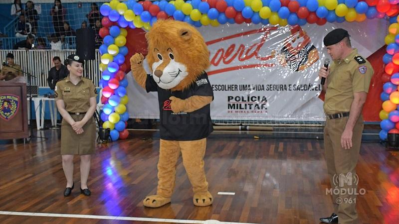 Polícia Militar realiza formatura de 411 alunos do PROERD...