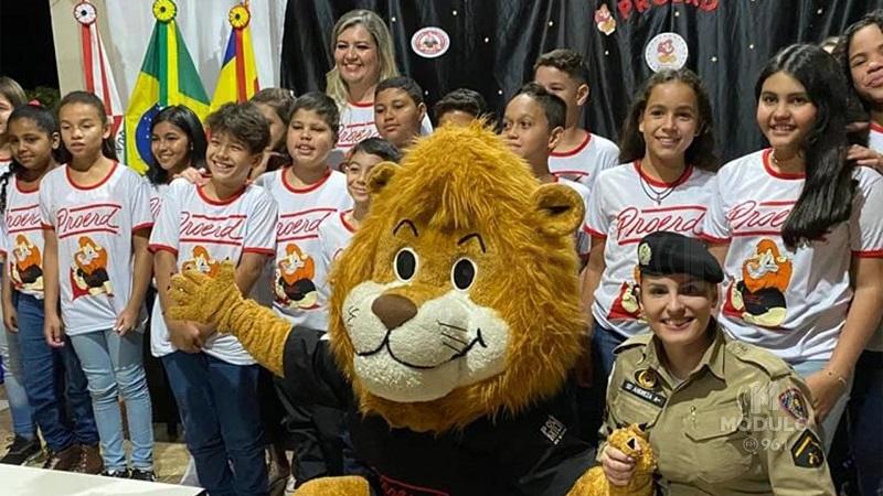 Polícia Militar realiza formatura do Proerd no distrito de Silvano